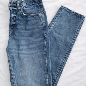 Good American Light Blue Straight-Leg Jeans